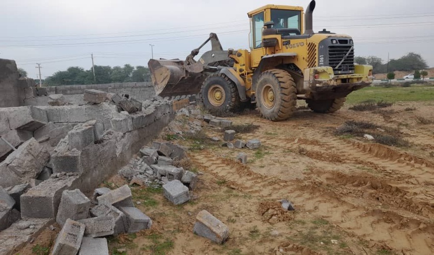 اجرای حکم رفع تصرف و قلع و قمع از اراضی ملی در رقبه آبپخش بخش سعدآباد