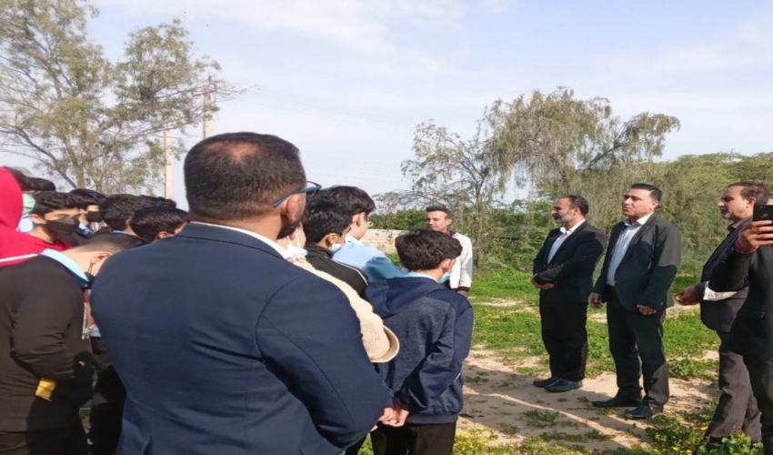 بازدید دانش آموزان از نهالستان شهرستان بوشهر 