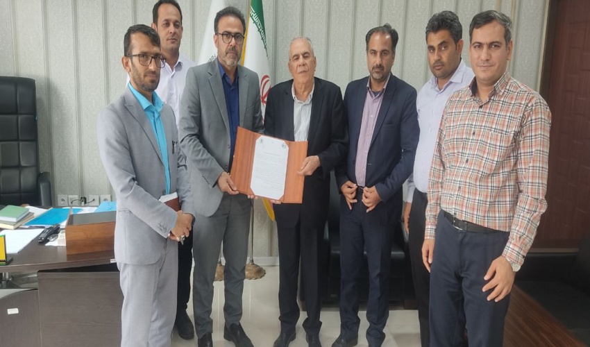 انعقاد تفاهمنامه مشارکت در احداث 4 هکتار گلخانه بین اداره کل منابع طبیعی و آبخیزداری بوشهر   با شرکت متانول کاوه شهرستان دیر 