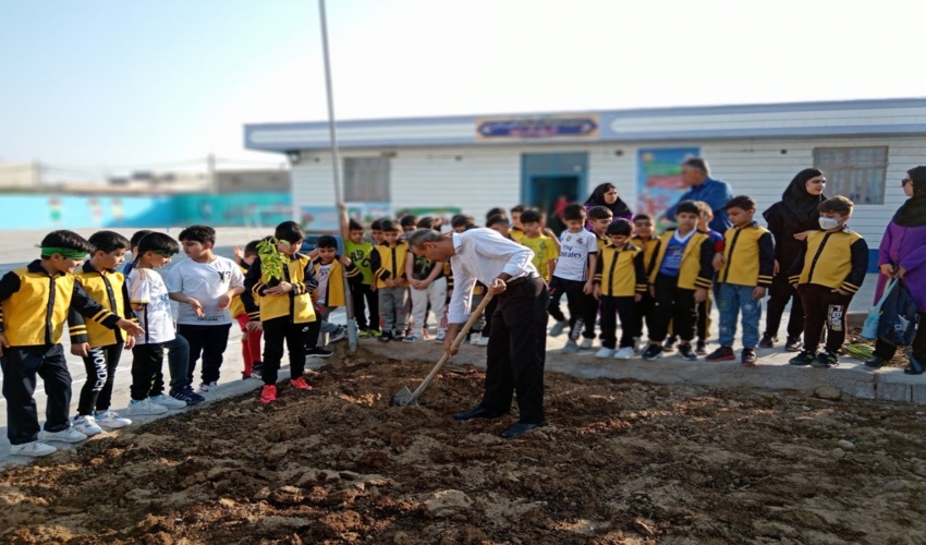 برگزاری مراسم درختکاری در مدرسه علم و زندگی