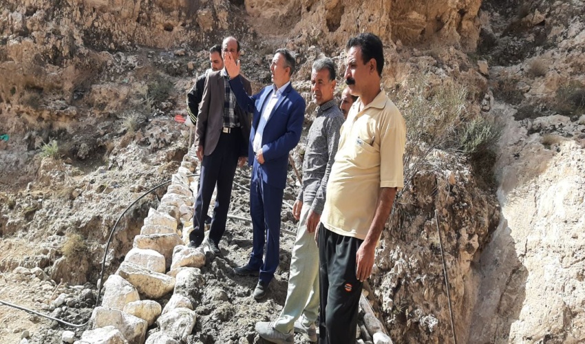 بازدید معاون آبخیزداری با هیئت همراه از پروژه های آبخیزداری ننیزک و انارستان شهرستان دشتستان