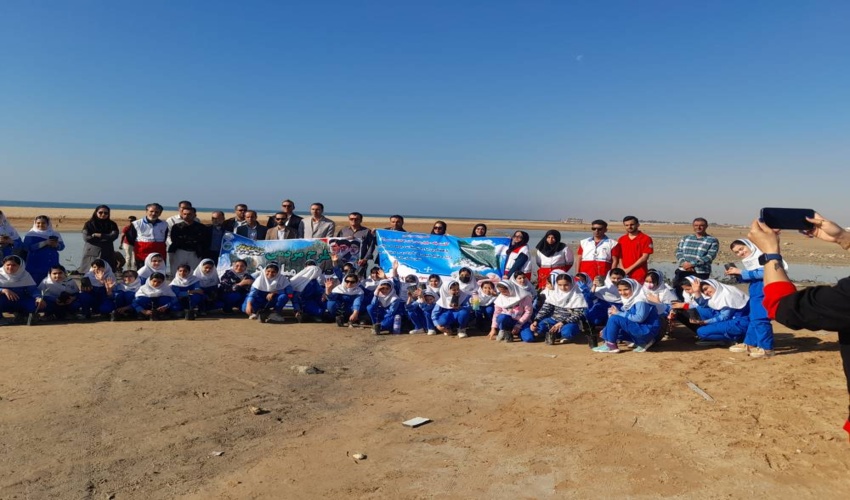 در راستای طرح مردمی کاشت یک میلیارد درخت تعداد ۱۰۰۰ نهال حرا کاشت شد