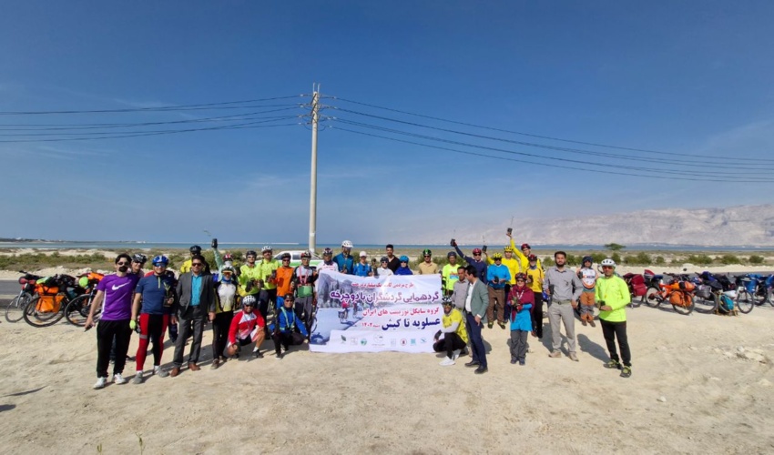 نهال کاری تیم دوچرخه سواری «سایکل توریست لیان بوشهر» در نایبند عسلویه