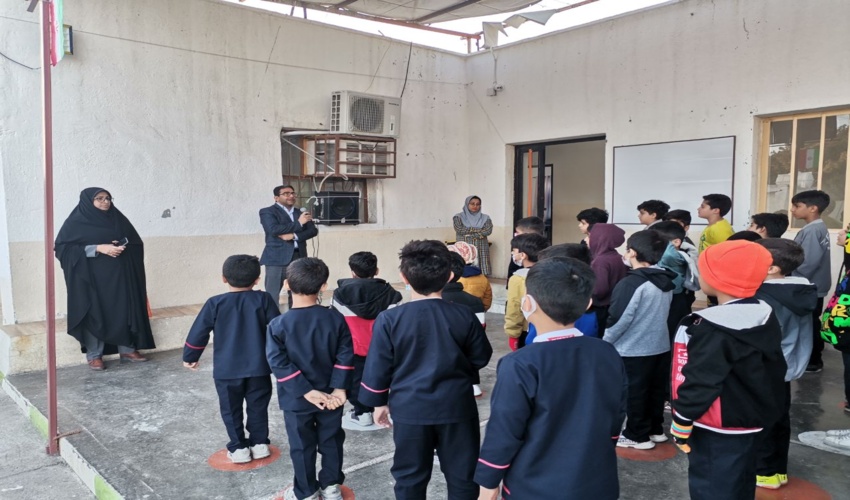 برنامه آموزشی کاشت درخت به مناسبت روز هوای پاک در مدرسه غیرانتفاعی کیان