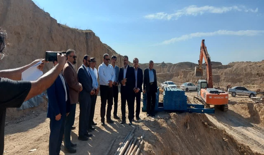 بازدیدرئیس سازمان مدیریت و برنامه‌ریزی استان بوشهر از پروژه آبخیزداری دره امیر دیلم 