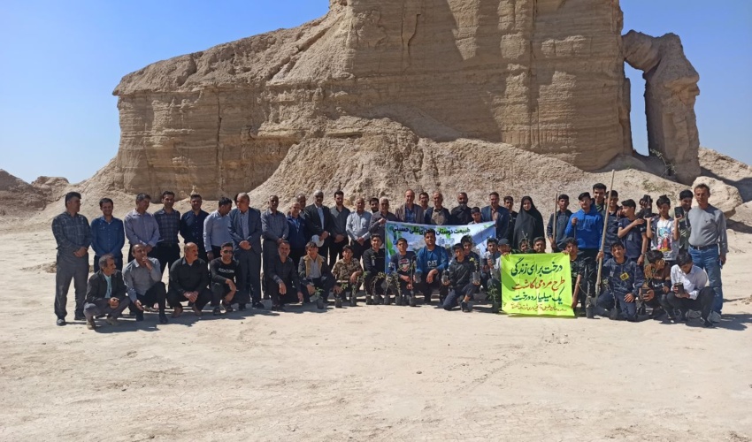 در دومین روز از هفته منابع طبیعی و آبخیزداری چندین برنامه در شهرستان تنگستان برگزار شد