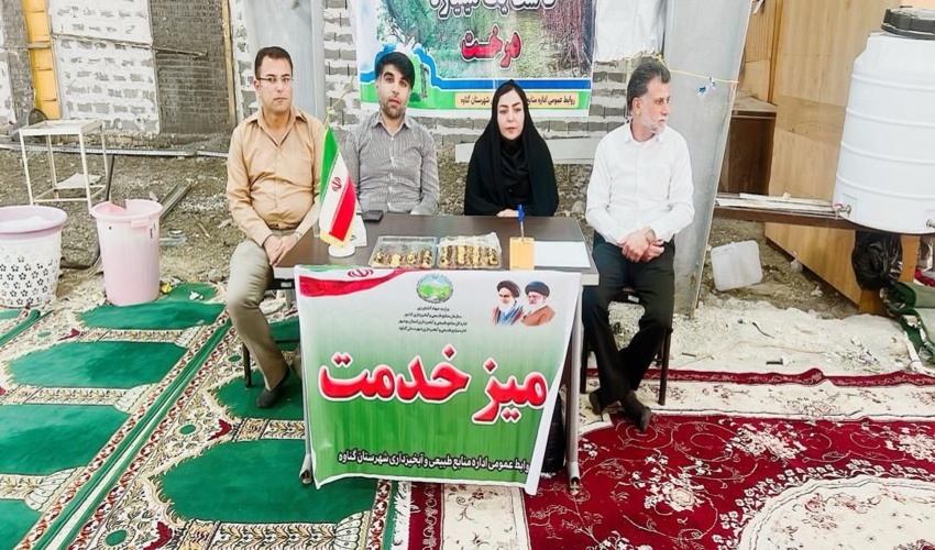 چهارمین روز از هفته منابع طبیعی، رئیس و تعدادی از کارکنان اداره منابع طبیعی و آبخیزداری شهرستان گناوه در محل مصلی شهر گناوه برای شرکت در نماز جمعه، 