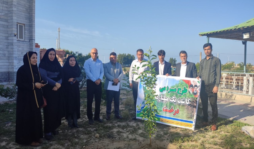 غرس نهال در دانشگاههای شهرستان گناوه بمناسبت  پنجمین روز  هفته منابع طبیعی 