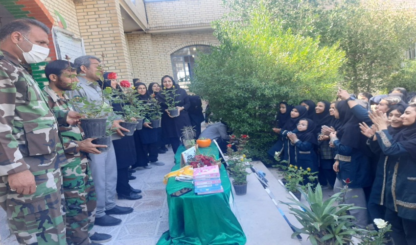  آموزش و کاشت نهال در مدرسه سمیه شهر بهارستان شهرستان جم