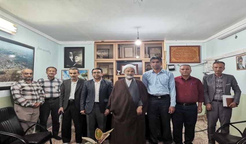  دیدار رئیس اداره منابع طبیعی و ابخیزداری  با  امام جمعه شهرستان دشتستان