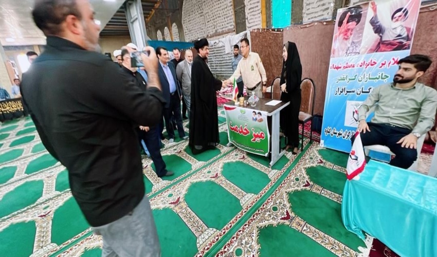 برگزاری میز خدمت در مصلی نماز جمعه شهرستان گناوه