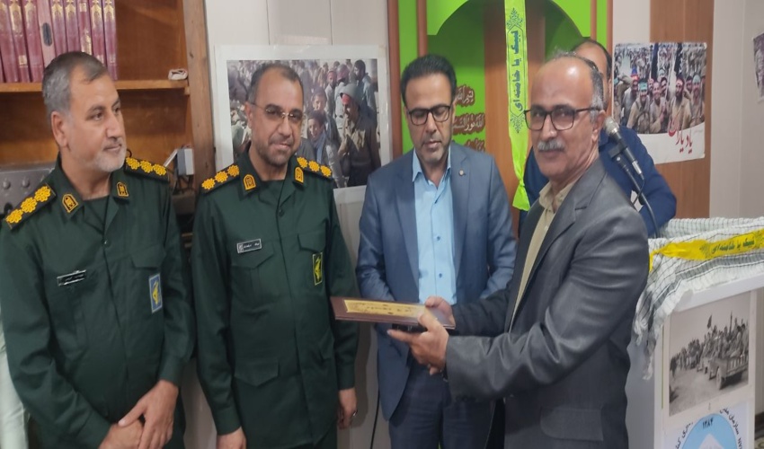 برگزاری مراسم دعای پرفیض زیارت عاشورا و تقدیر ازکارکنان بازنشسته بسبجی به مناسب بزرگداشت هفته بسیج.