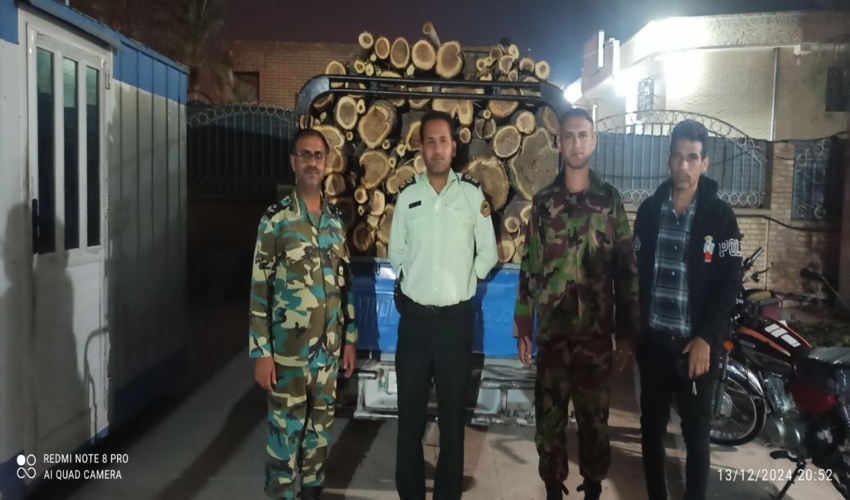 توقیف یک خودرو نیسان حامل چوب غیر مجاز