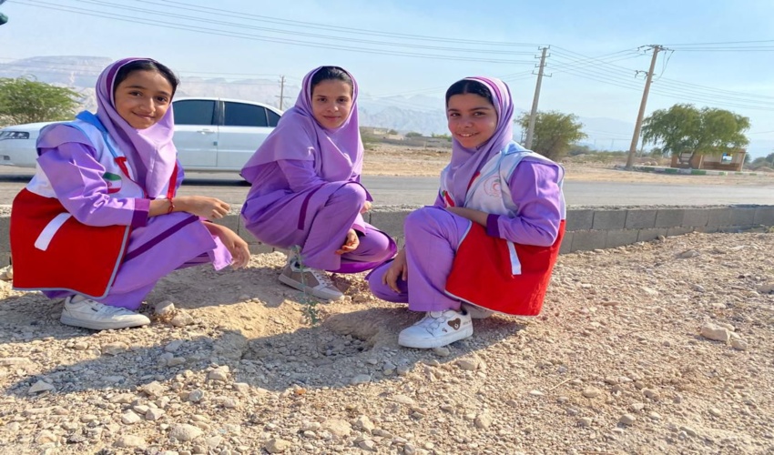  برگزاری پویش به نام پدر به مناسبت فرارسیدن روز ولادت حضرت علی (ع) در شهرستان عسلویه