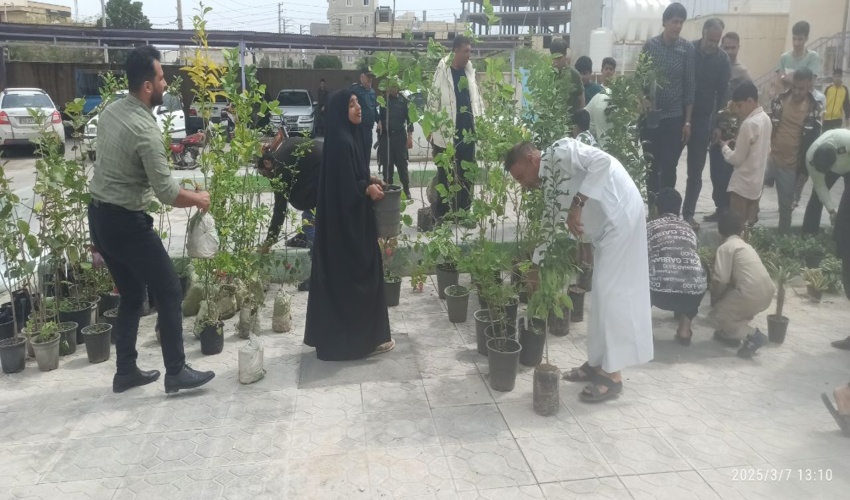 برگزاری میز خدمت و توزیع نهال رایگان به مناسبت هفته منابع طبیعی