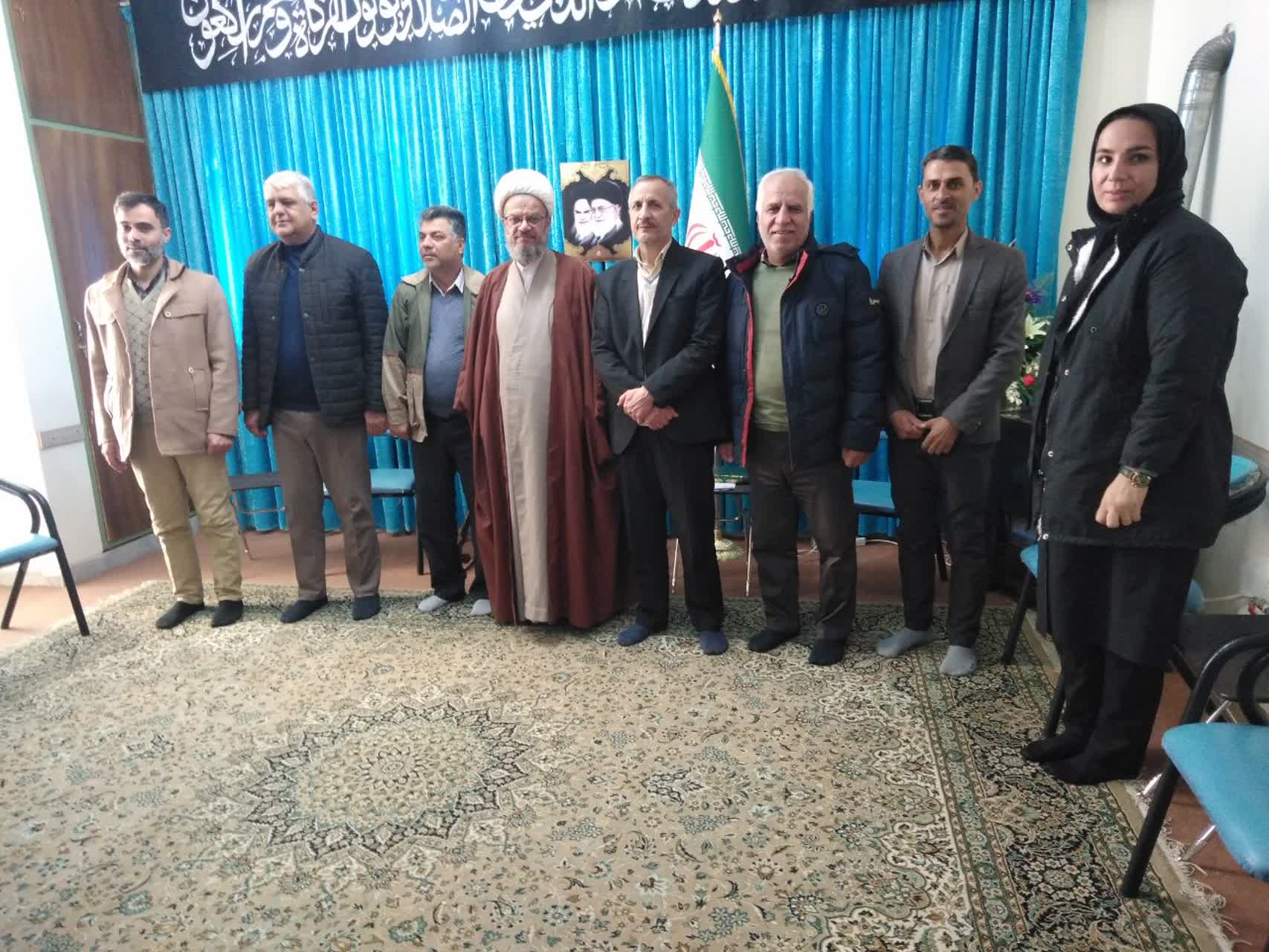 دیار ریاست و کارکنان اداره منابع طبیعی و آبخیزداری شهرستان دامغان با امام جمعه شهرستان